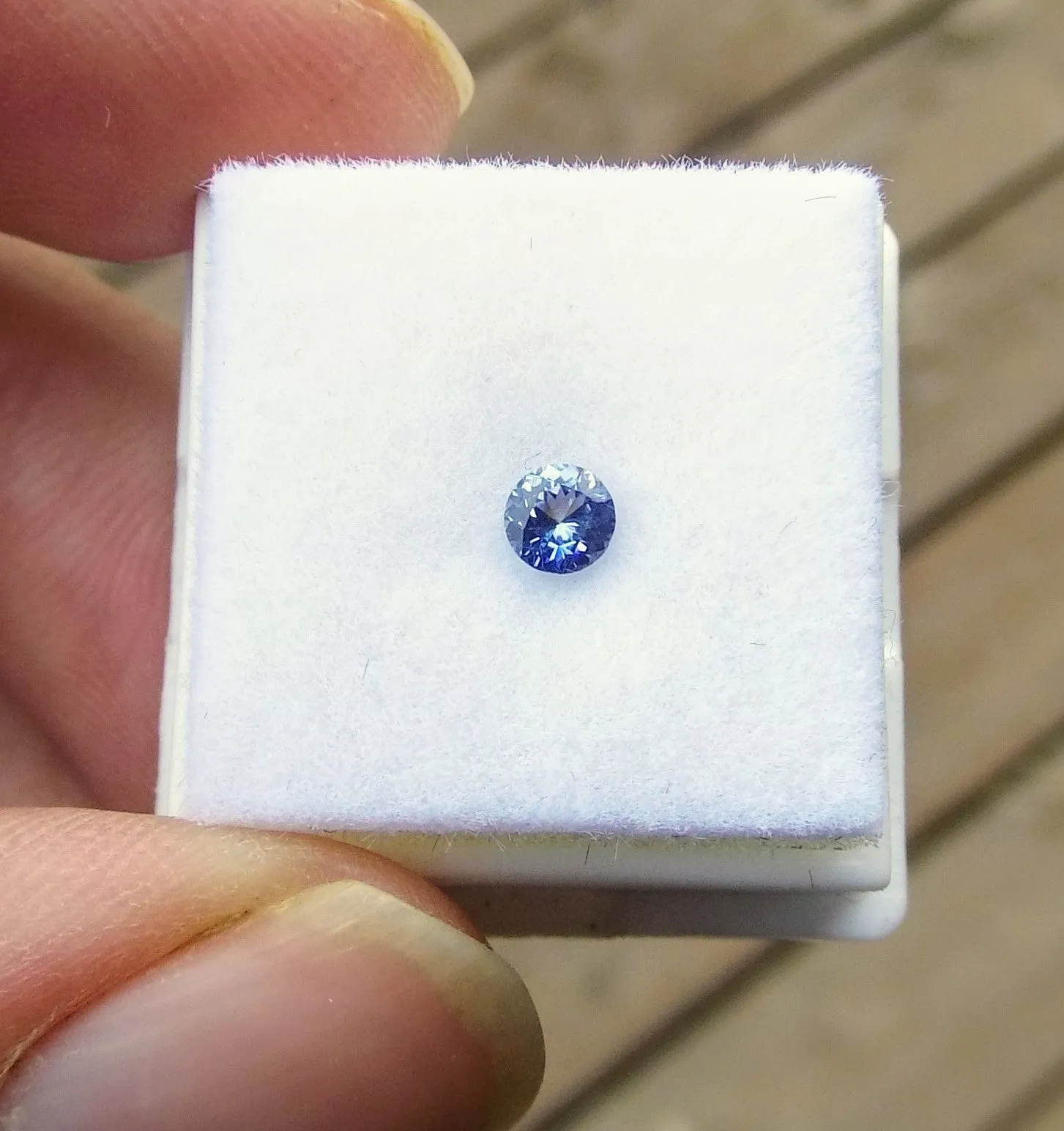 0.20ct STUNNING BLUE BENITOITE