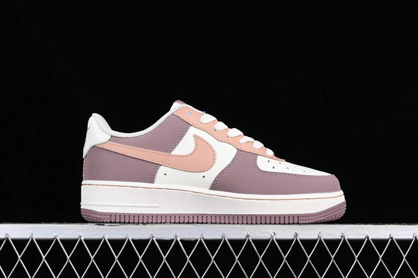 Nike Air Force 1 07 Low White Purple Pink DB3301-155