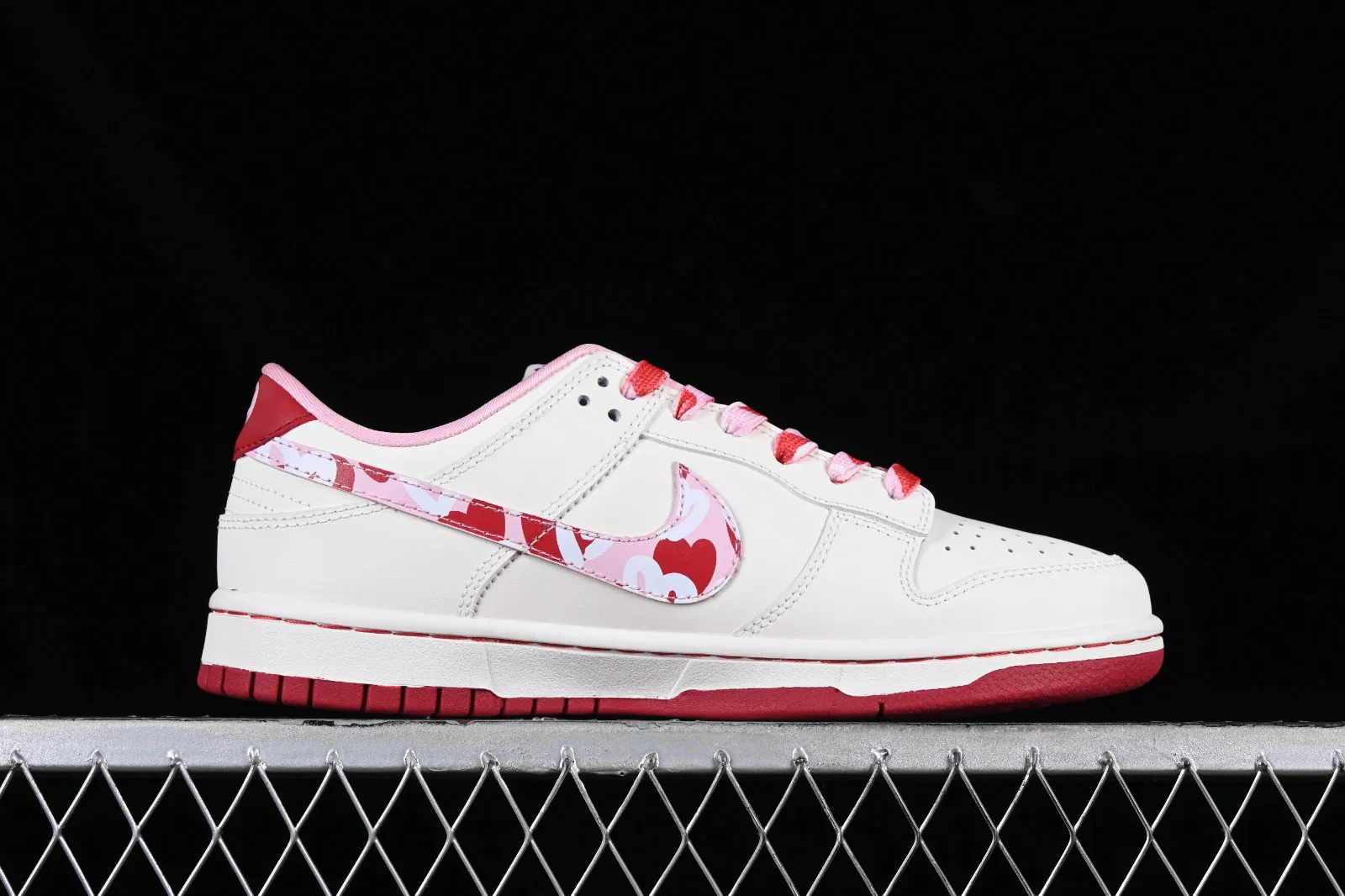 Nike SB Dunk Low Valentine's Day Pink Red Off White FC1688-118