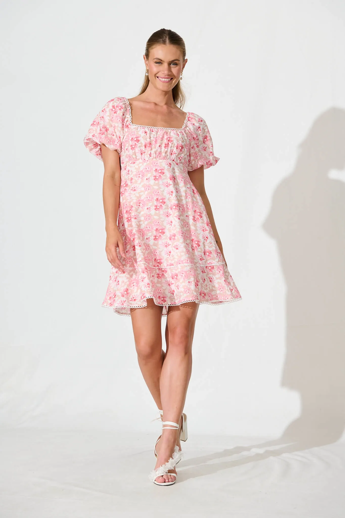 Shella Dress In Pink Floral Print